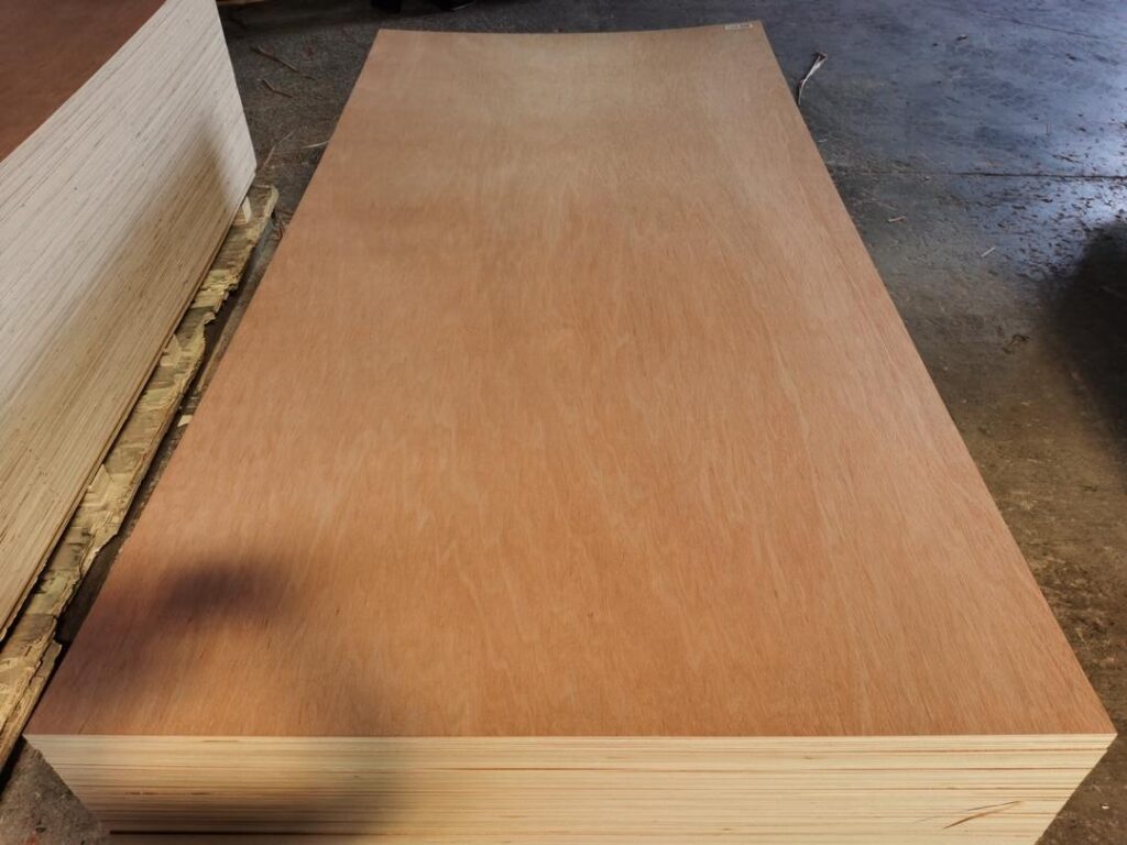 Metric Woods commercial plywoods 5mm 10mm 15mm in Ajah Lagos