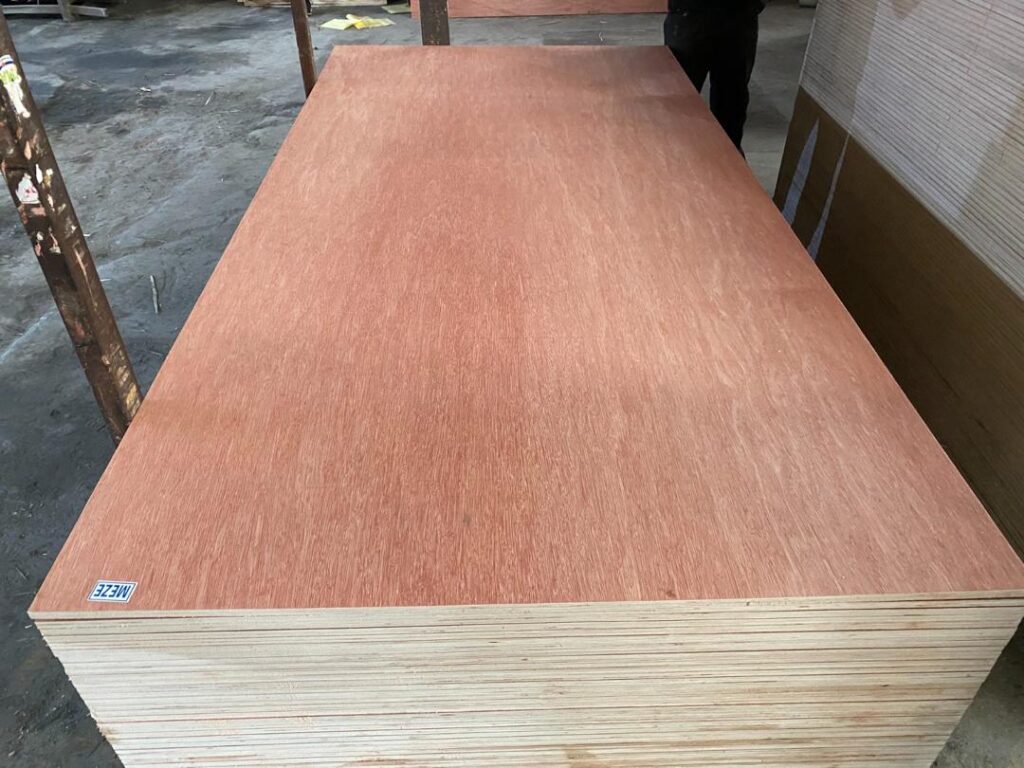 Metric Woods commercial plywoods 5mm 10mm 15mm in Ajah Lagos